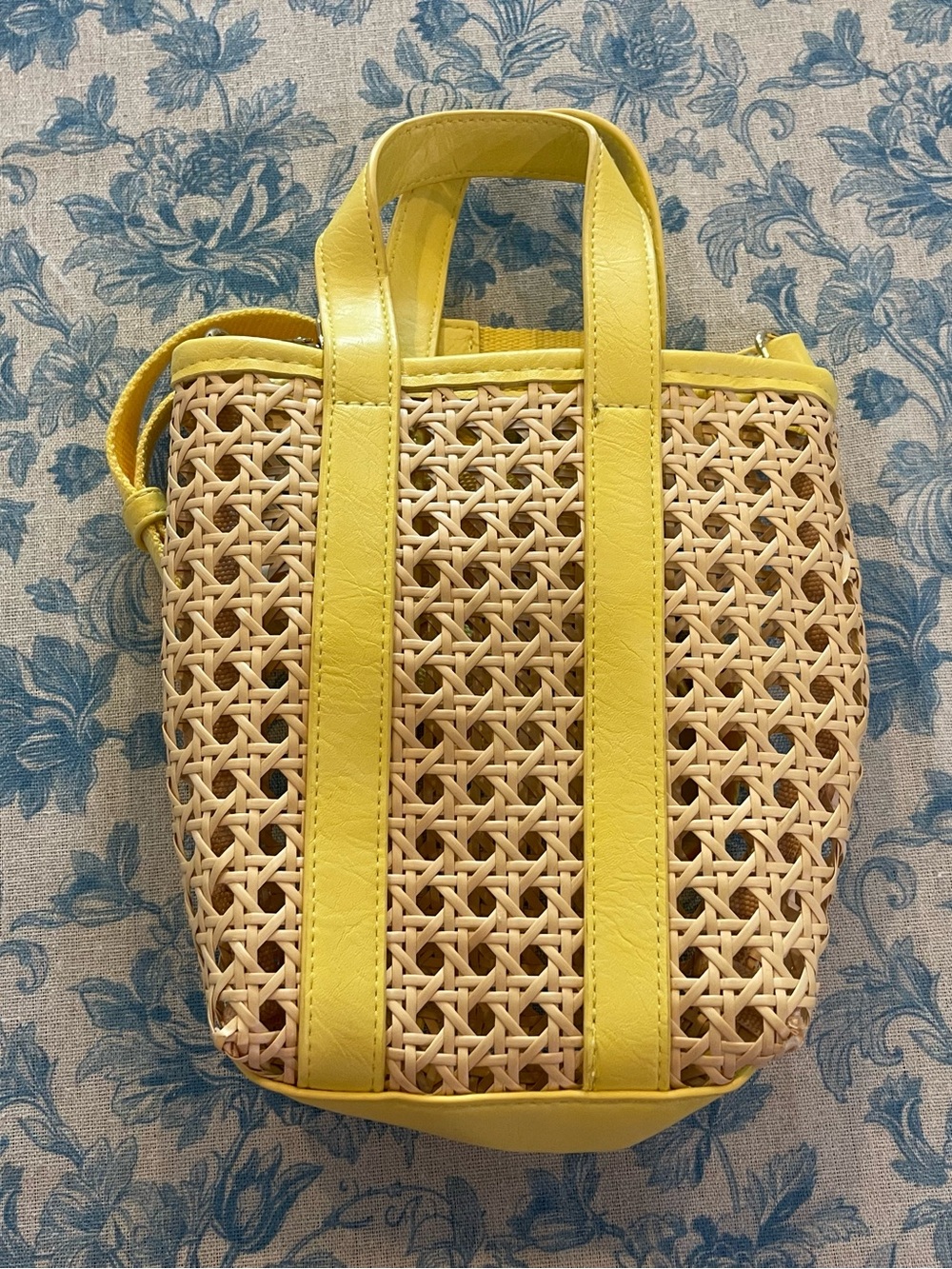 Target Yellow Woven Crossbody Tote Bag Straw Rattan Look Summer Coastal - Picture 8 of 10